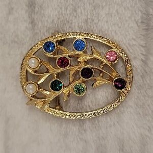 Sarah Coventry Oval Goltone Brooch